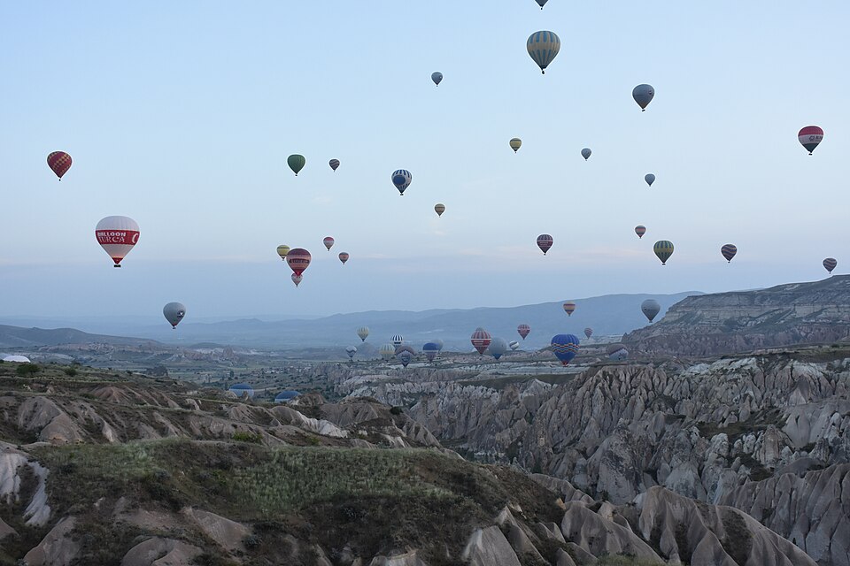 Cappadocia, Türkiye — Fairy chimneys & sunrise balloons